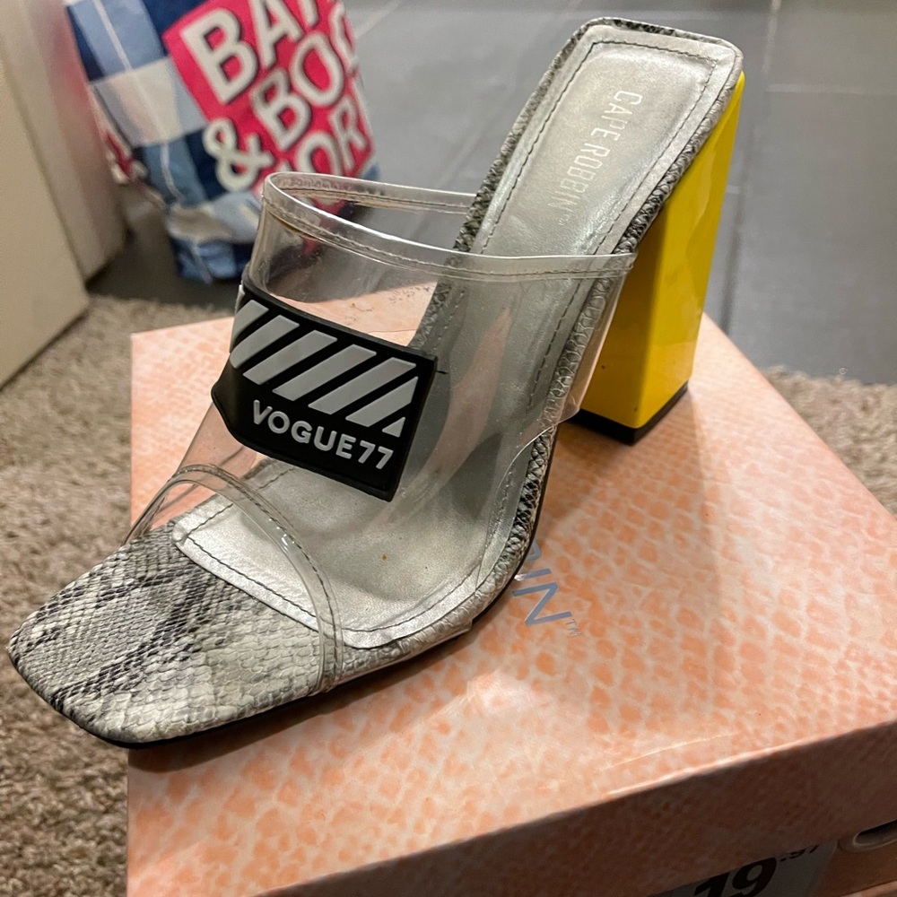 Cape Robbin Heels